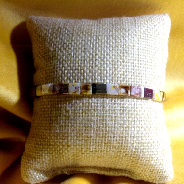 Bracelet Miyuki élastique perles Tila marron et blanches